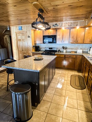 Fridge, microwave, oven, stovetop - Cozy Lakeside Retreat Loaded with Amenities & Direct Trail Access! (Sinclair)