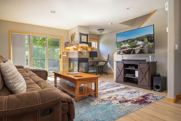 Smart TV, fireplace, DVD player