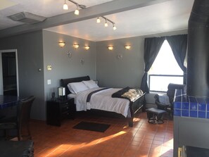 1 chambre, fer et planche à repasser, Wi-Fi, draps fournis