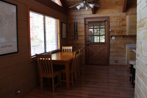 Dining - Relaxing Log Cabin Retreat in the Pines (Munds Park)