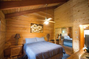 3 bedrooms, iron/ironing board, free WiFi, bed sheets - Relaxing Log Cabin Retreat in the Pines (Munds Park)