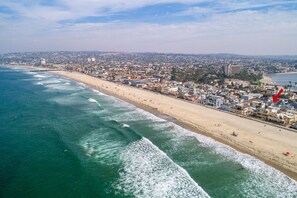 In Strandnähe, Liegestühle, Strandtücher