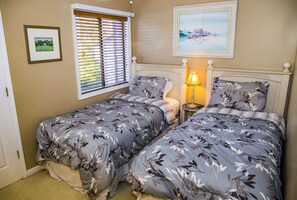 2 bedrooms, iron/ironing board, internet, bed sheets