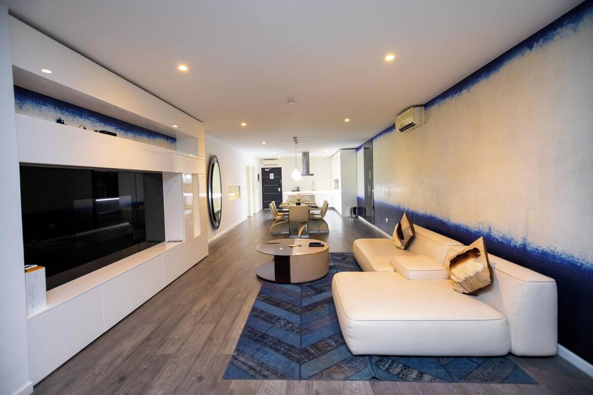Deluxe 2 Bedroom Premier Suite | 1 ห้องนอน, เครื่องนอนระดับพรีเมียม, มินิบาร์, ตู้นิรภัยในห้องพัก