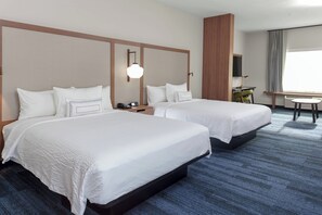 Down comforters, desk, laptop workspace, blackout drapes - Fairfield Inn & Suites Fort Collins South (Fort Collins)