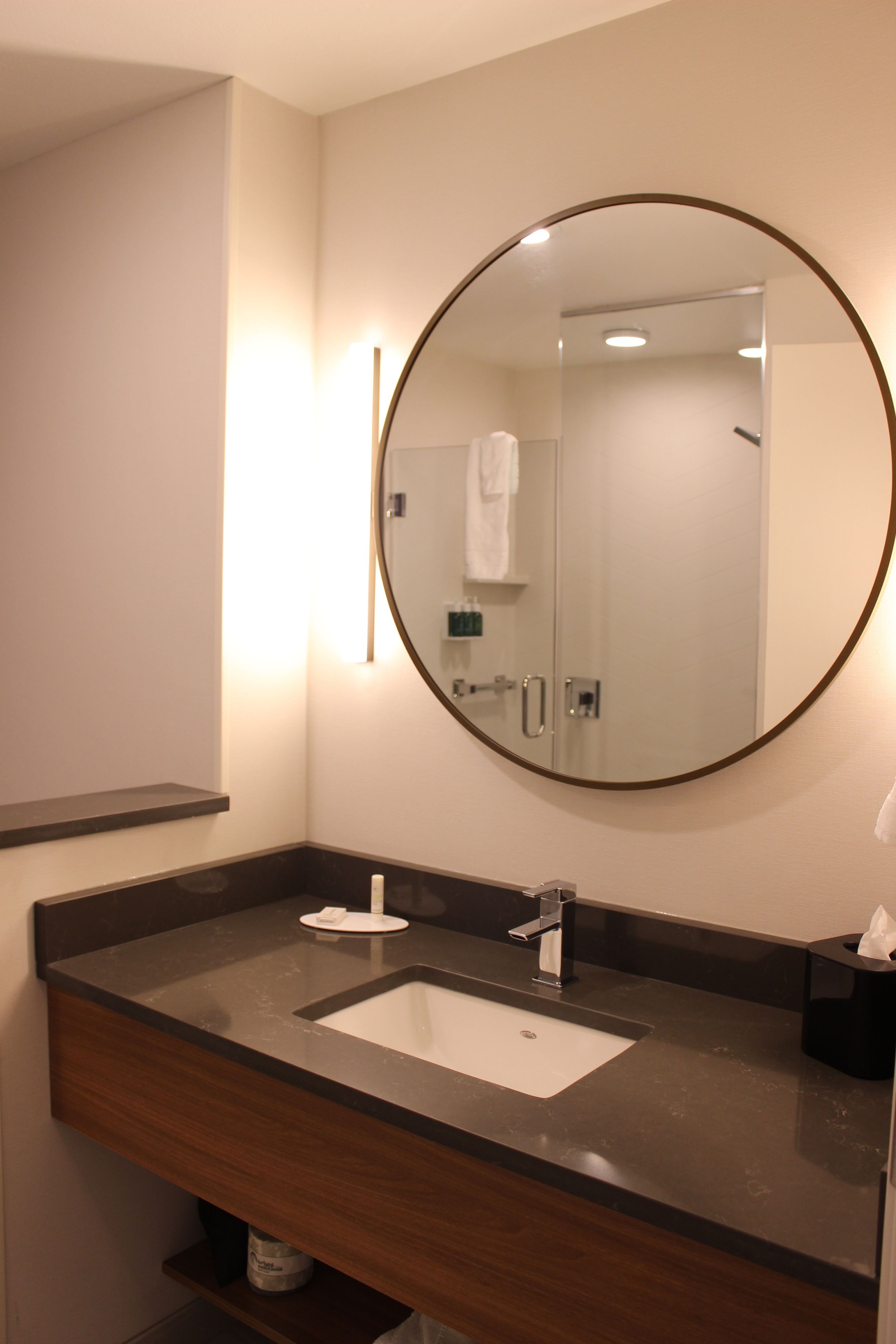 rainfall showerhead, free toiletries, hair dryer, towels