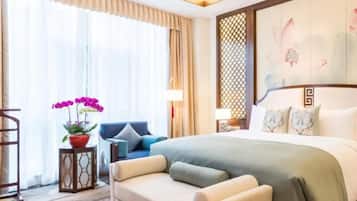 Minibar, in-room safe, individually decorated, individually furnished