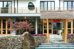 Mặt tiền nơi lưu trú