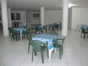 Desayuno buffet incluido todos los días 