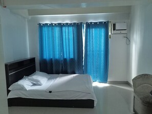 标准公寓, 1 张双人床, 城市景观 | 1 多间卧室、埃及棉床单、特色装修、特色家居