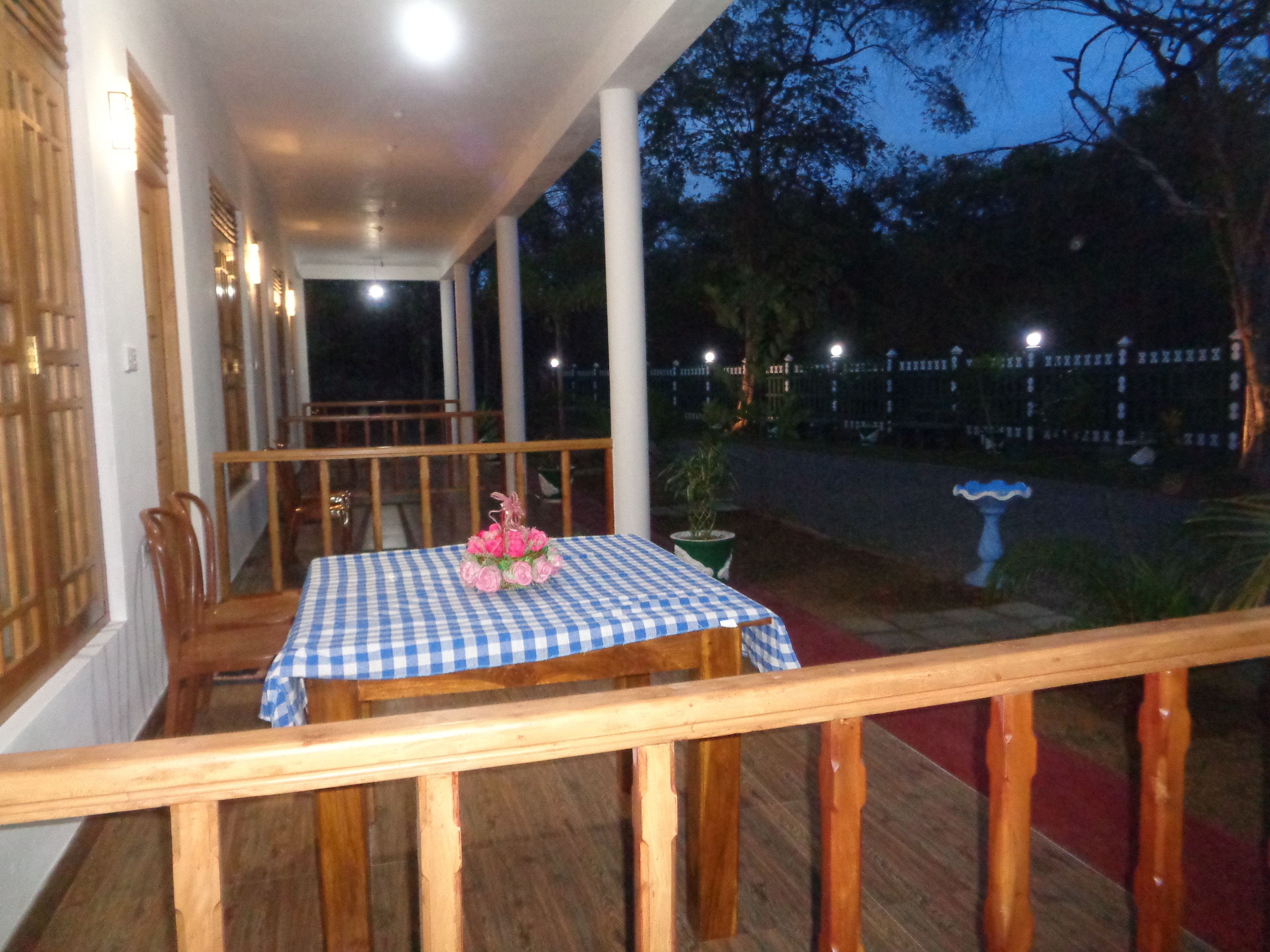 Triple Room with Air-con | Hiên