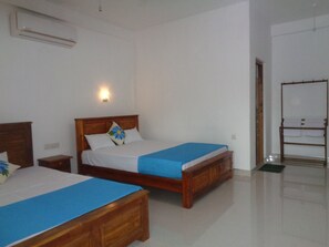 Triple Room with Air-con | Seprai linen