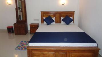 Double Room with Air-con | Bộ trải giường