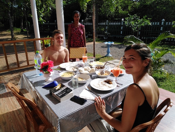 Daily English breakfast for a fee
