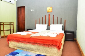 遮光窗簾/窗簾、熨斗/熨衫板