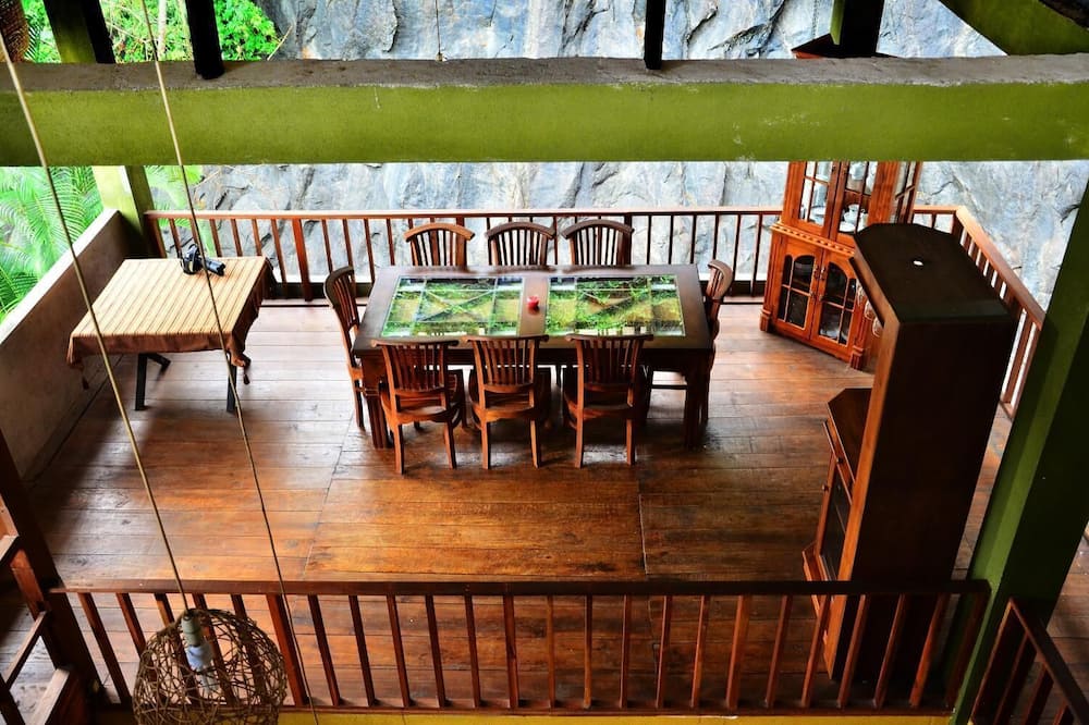Deer Point Hotel Kandy