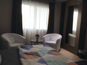 Living area - Studio Apartment Nagoya Mansion Batam (Batam)
