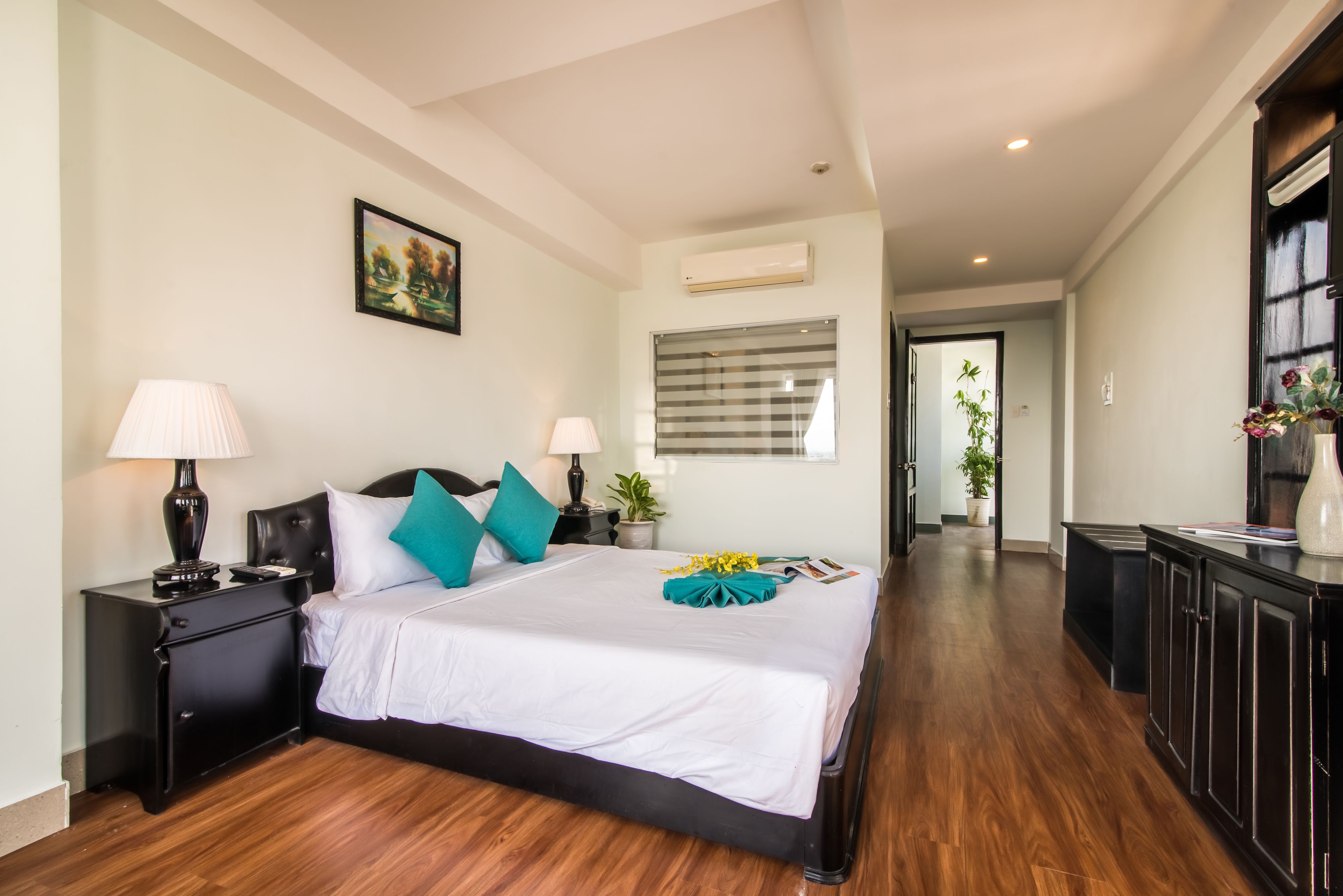 Minibar, desk, blackout drapes, soundproofing