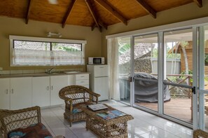 1 Bedroom Garden View | Private kitchenette - Manea on Muri (Rarotonga)