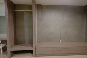 Deluxe Double Room | Free minibar, desk, free WiFi, bed sheets - Matini Klong 1 (Thanyaburi)