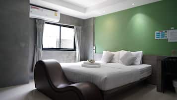 Articles gratuits dans le mini-bar, bureau, Wi-Fi gratuit, draps fournis