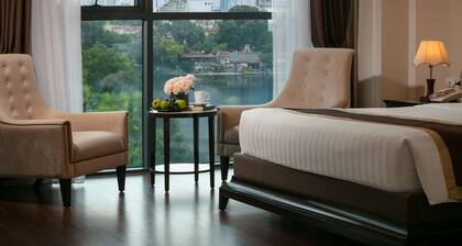 Adonis Hotel