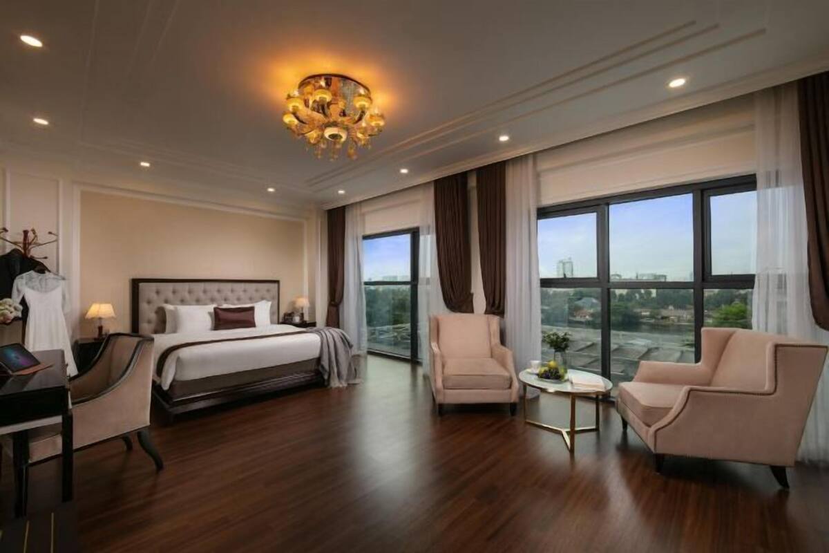 1 chambre, minibar, coffres-forts dans les chambres, bureau