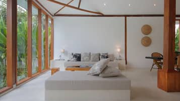 Vila superluxo, 2 quartos | Frigobar (abastecido com alguns itens grátis), cofres nos quartos