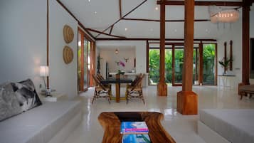Villa de lujo, 2 habitaciones | Área de sala de estar