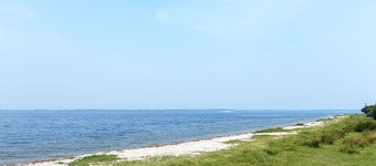 Acacia - Quiet, relaxing holiday house on Lake Victoria with your own beach