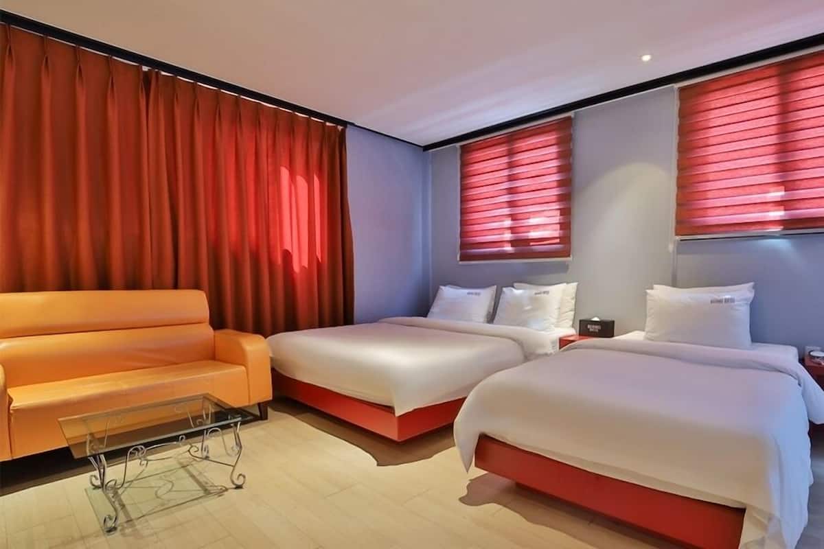 Individually decorated, individually furnished, soundproofing, free WiFi