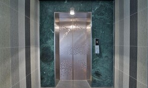 Lift - Busan Nampodong Hermes Hotel (Busan)