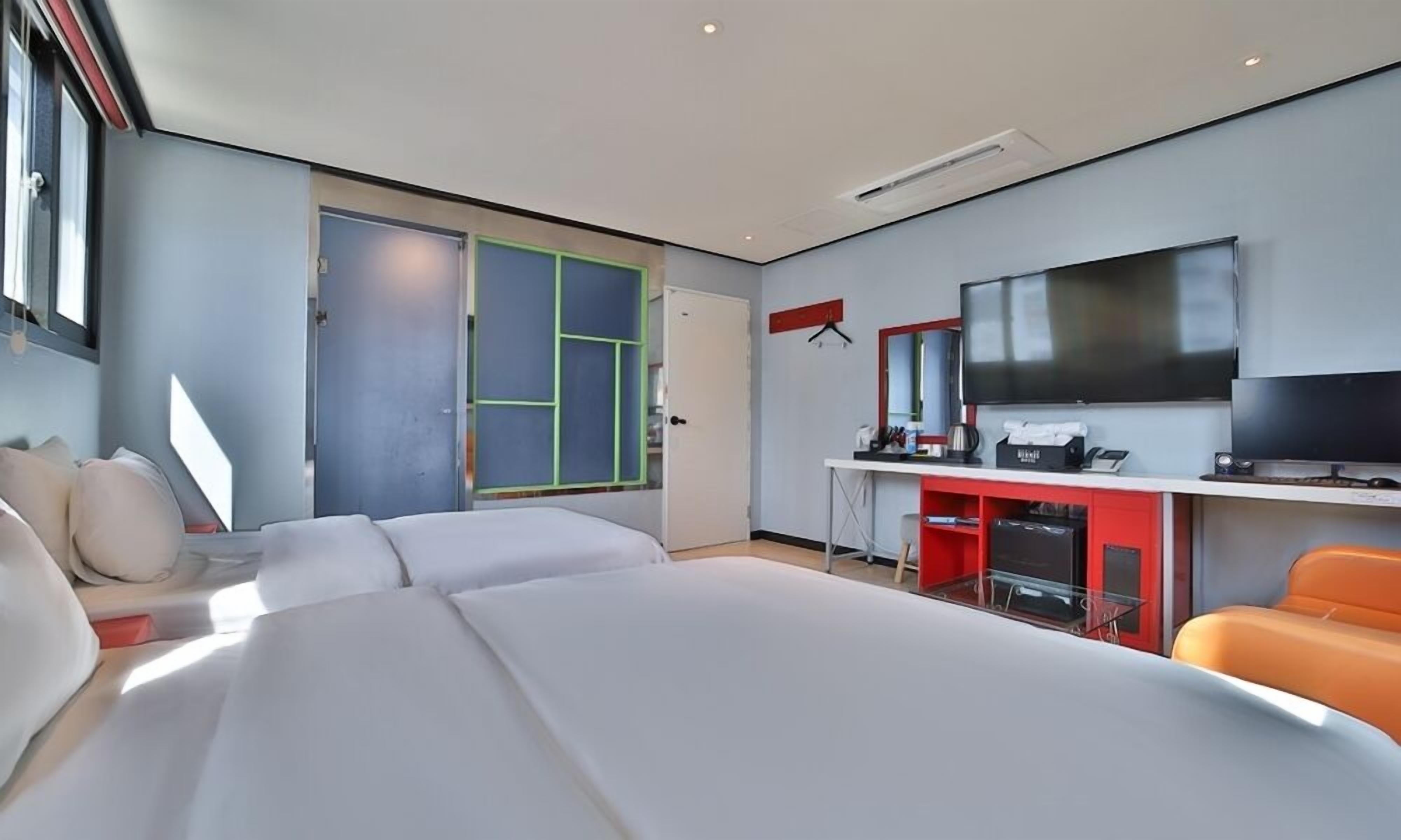 individually decorated, individually furnished, soundproofing, free wifi