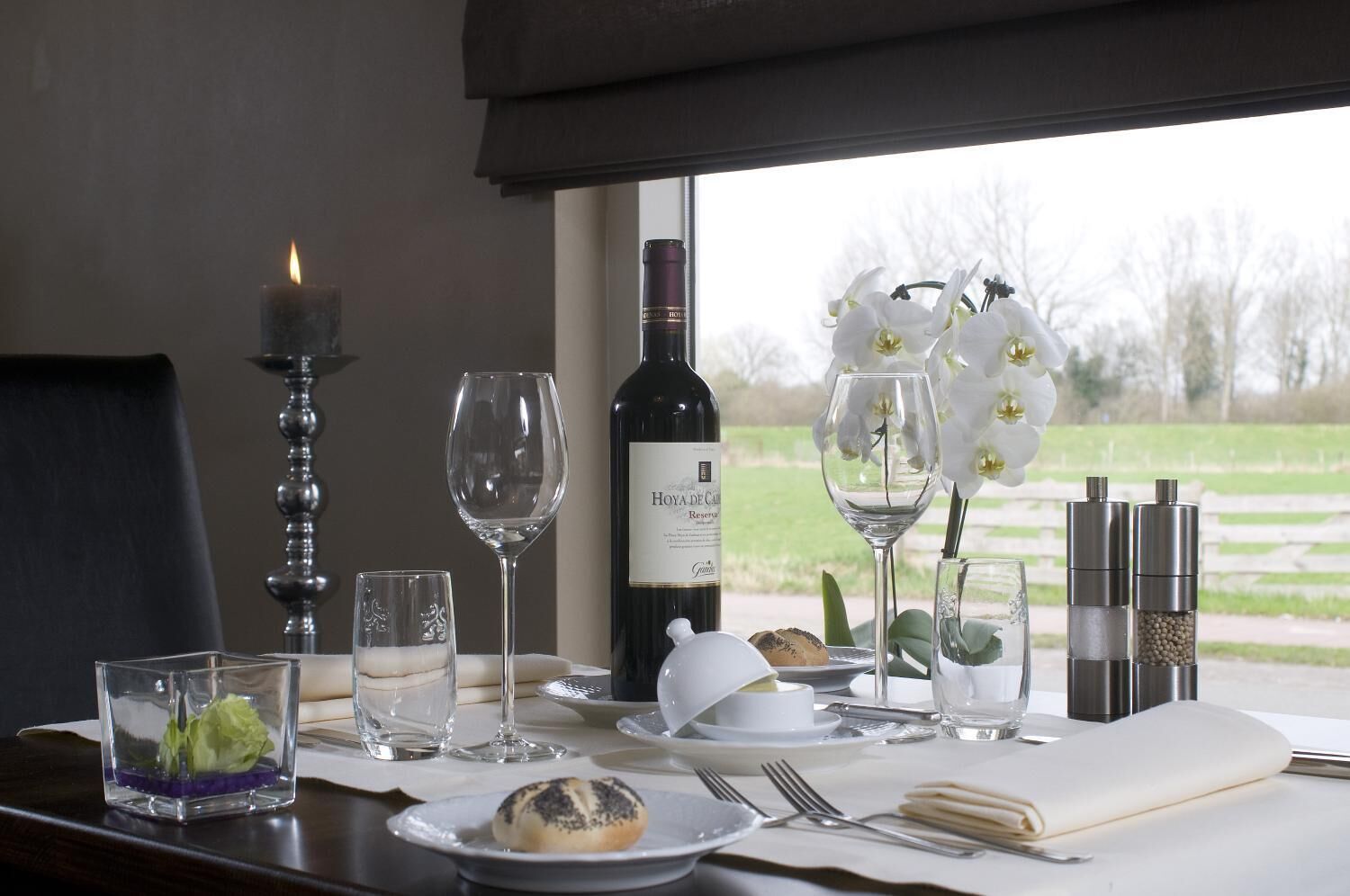 Phục vụ bữa tối, dùng bữa ngoài trời 