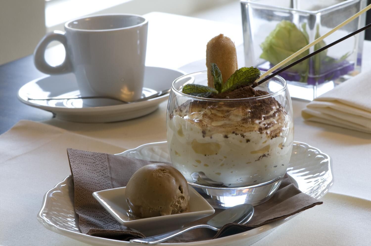 dinner served, al fresco dining