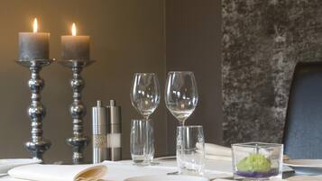 Serveert diner, buitendiner