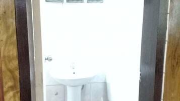 Whole Unit | Bathroom | Shower, free toiletries