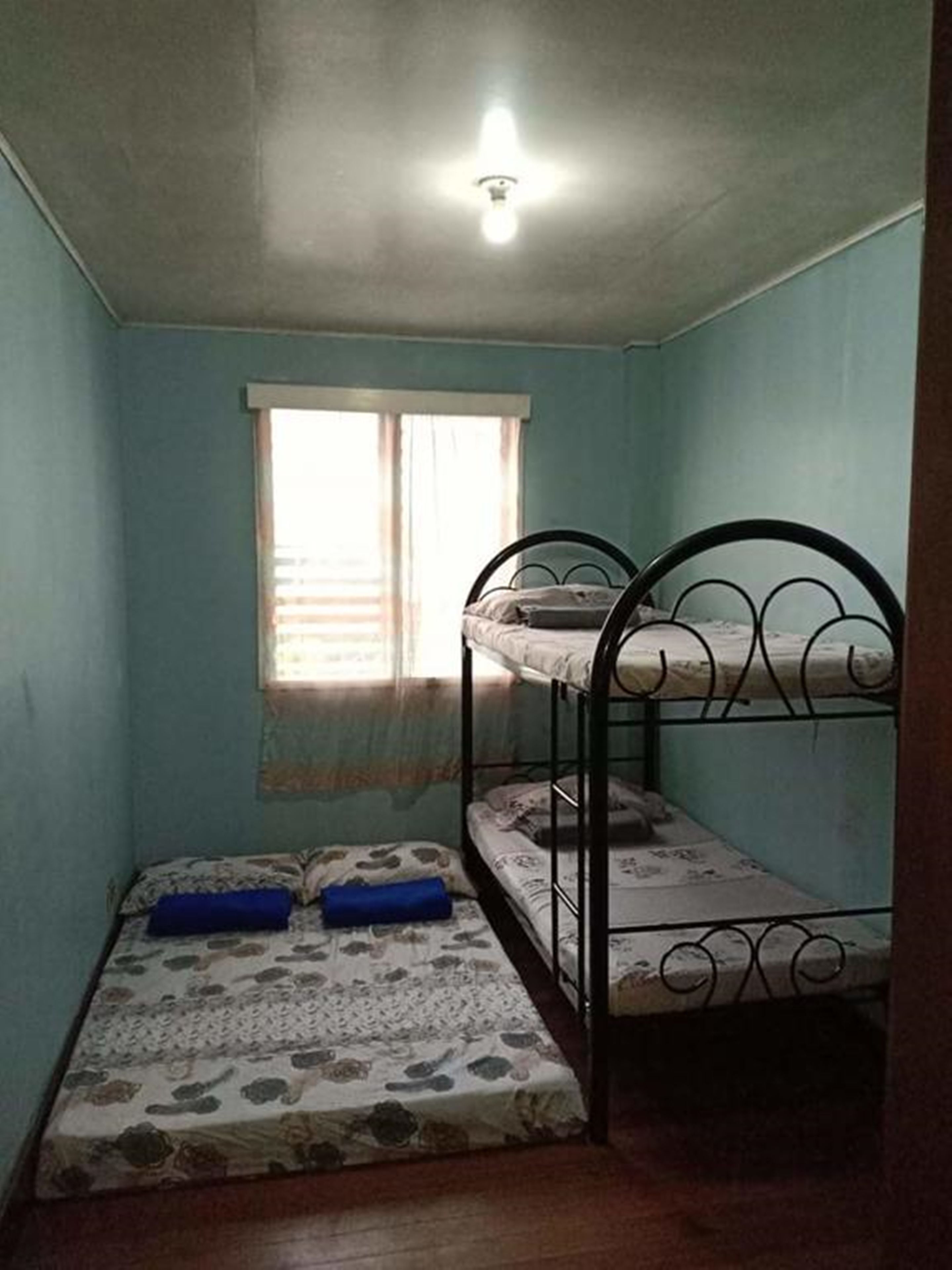 Whole Unit | Desk, free WiFi, bed sheets