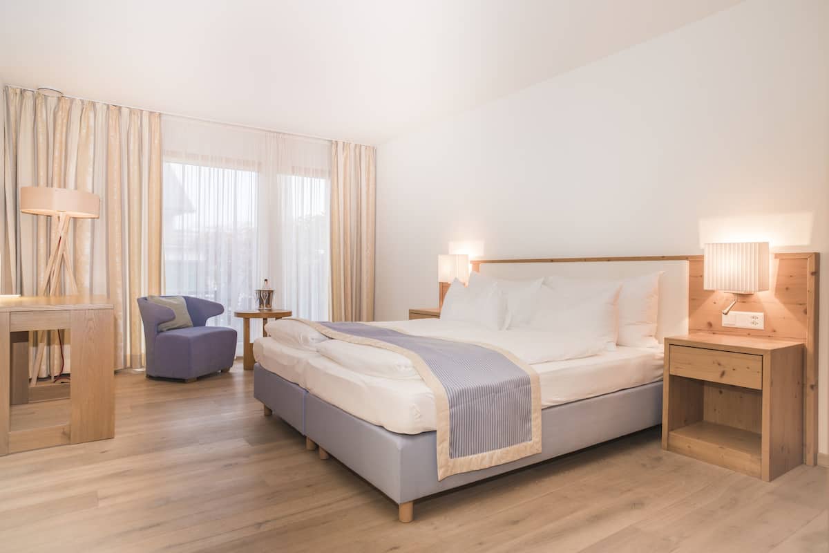 Double Room | In-room safe, desk, blackout drapes, cribs/infant beds