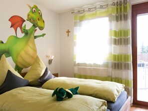 Family Apartment (grün) | In-room safe, blackout curtains, iron/ironing board - Ruster Drachennest (Rust)