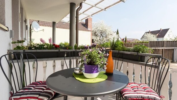 Family Apartment (rot) | Balcony - Ruster Drachennest (Rust)
