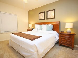 Perhehuoneisto, poreamme, puutarha-alue | 3 makuuhuonetta, kannettavalle tietokoneelle sopiva työtila