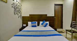 デラックス ダブルルーム | 可動式ベッド、WiFi (無料)