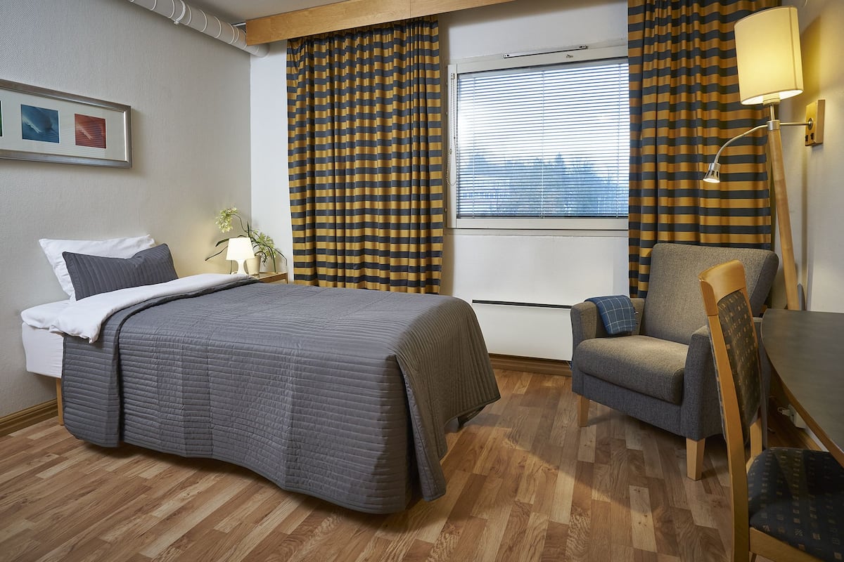 Habitación individual | Escritorio, cunas, wifi gratis y ropa de cama