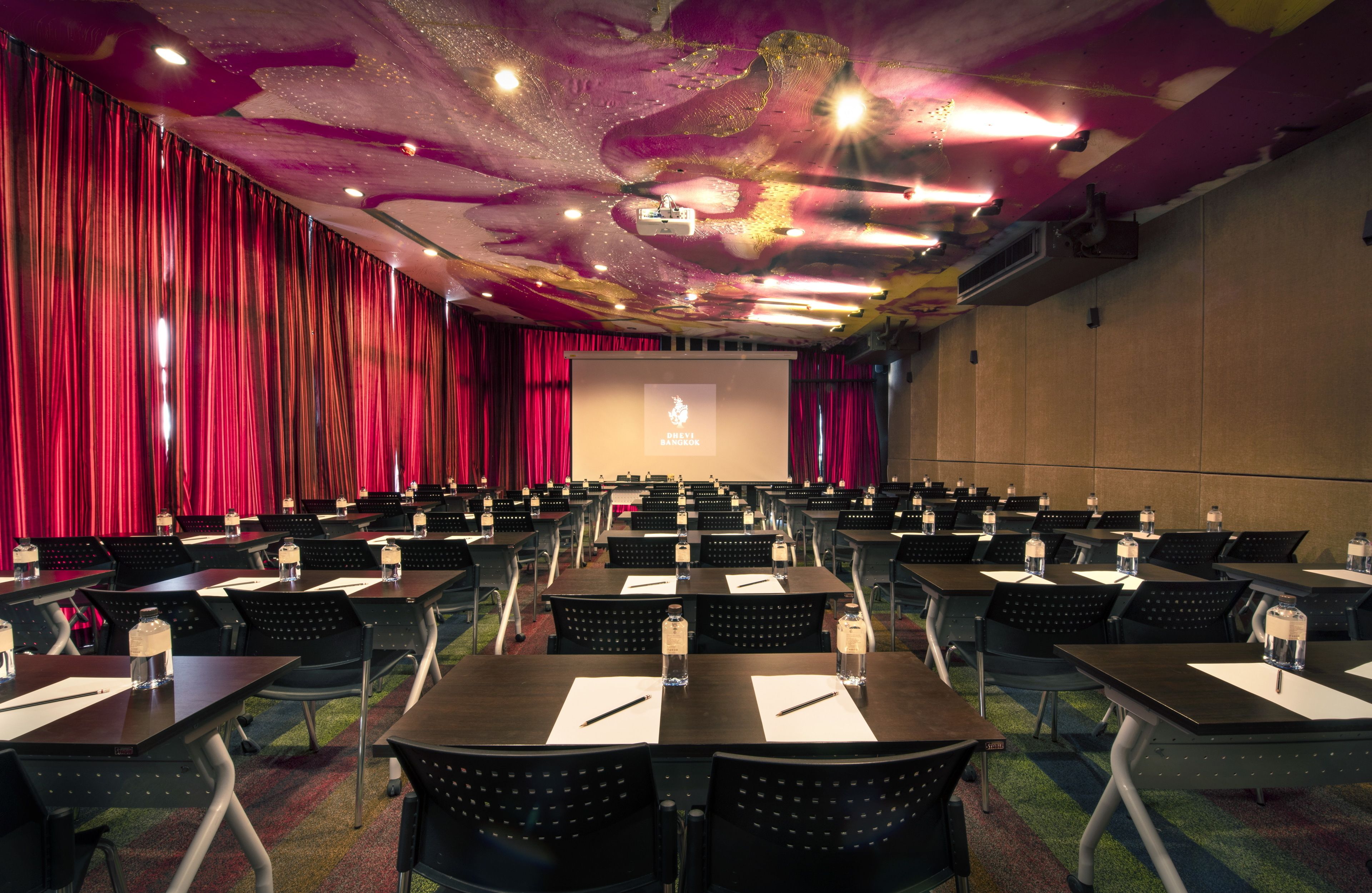 Photo - Dhevi Bangkok Hotel