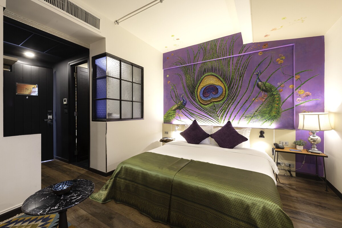 Minibar, in-room safe, desk, blackout drapes