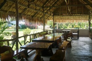 Coin salon dans le hall