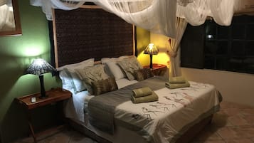 Habitación doble Confort, 1 cama matrimonial, para no fumadores, baño en la habitación | Caja de seguridad en la habitación, escritorio y wifi gratis
