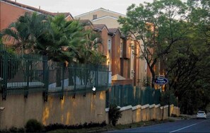 Exterior - Hotel  Victoria (Blantyre)