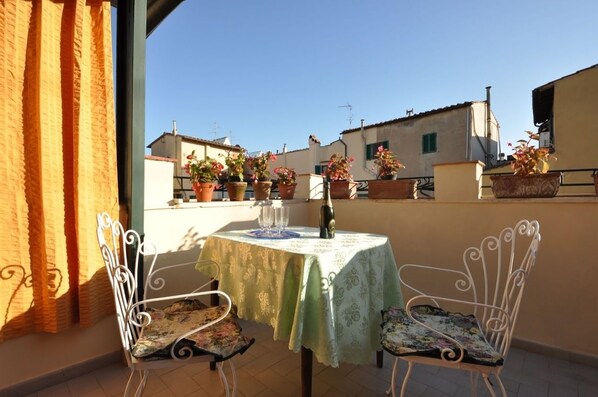 Apartment, 2 Schlafzimmer | Balkon